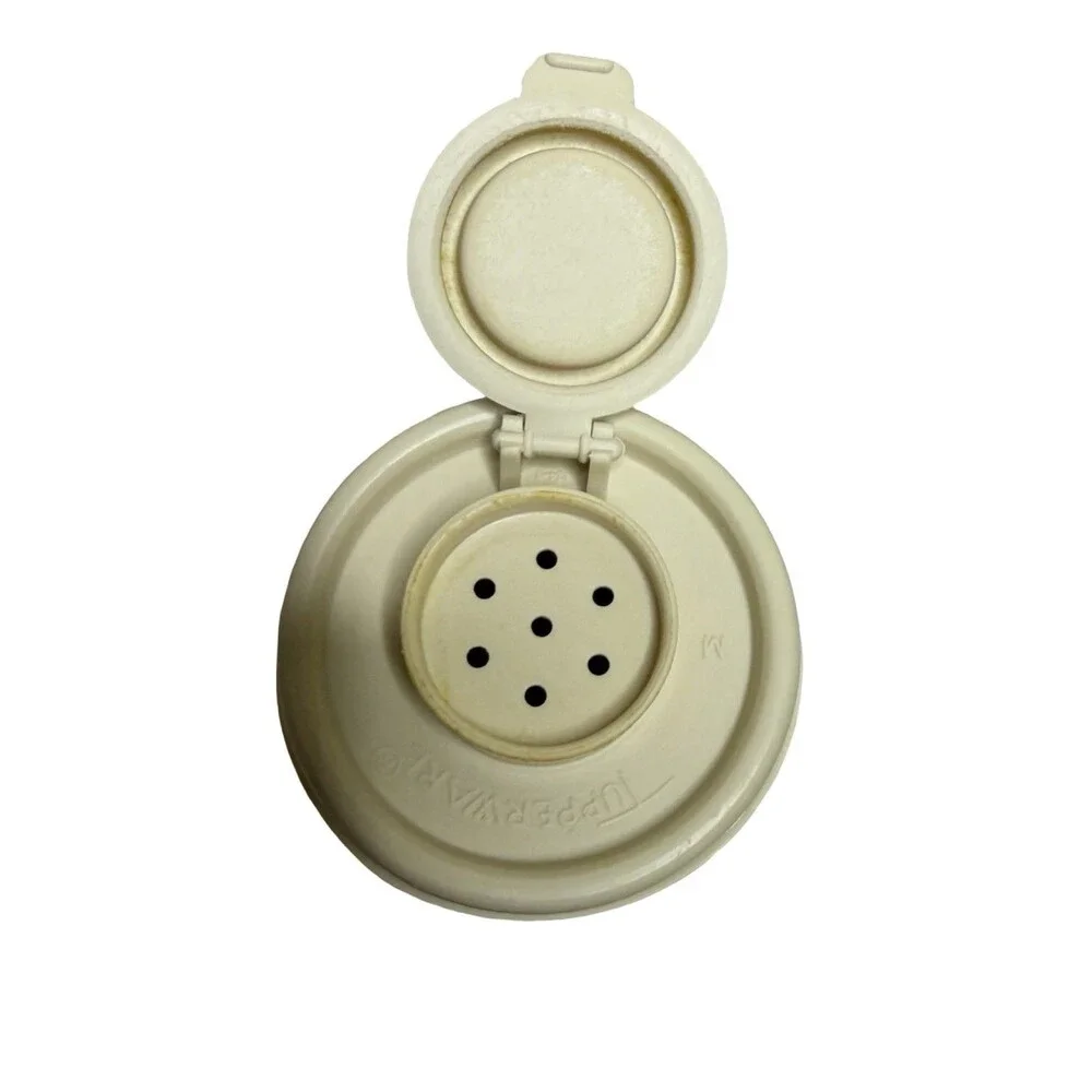 Tupperware salt shaker